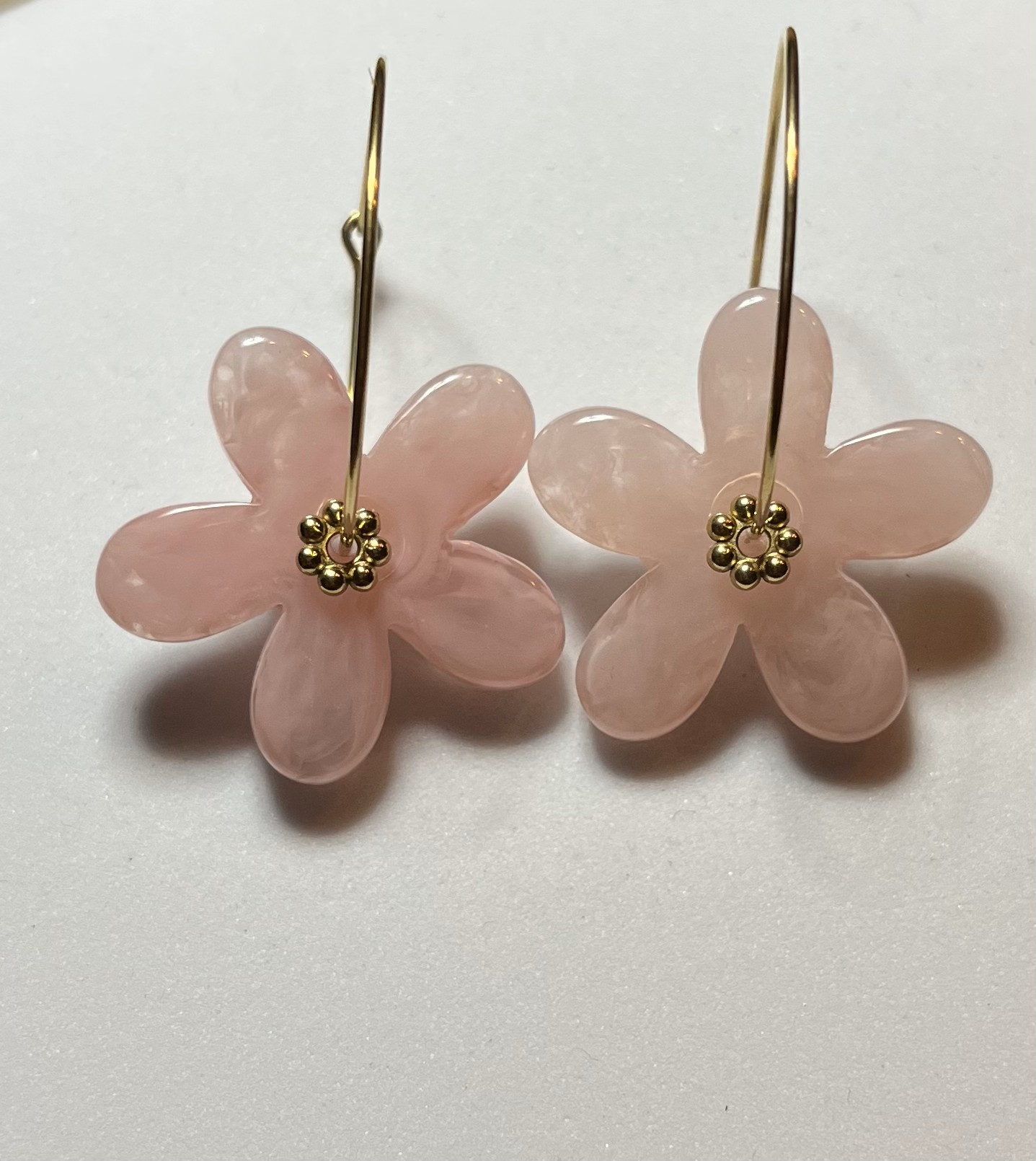 Oorringen met bloemen