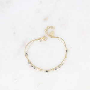 Sierlijke grijze armband met sluiting