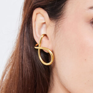 Gouden sierlijke oorbellen