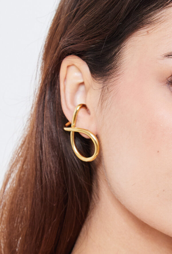 Gouden sierlijke oorbellen