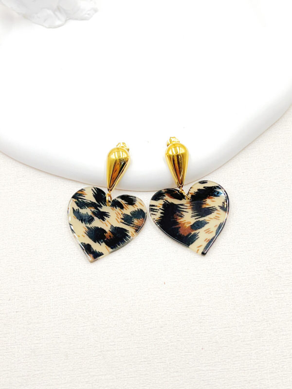 Hartjes oorbellen met panterprint